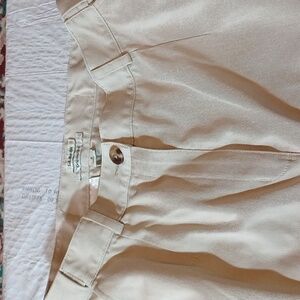 LL Bean women's 8 shorts